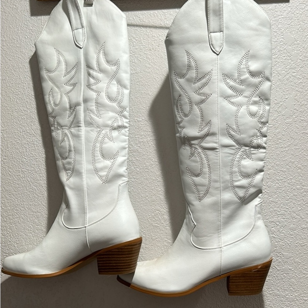 White Western Cowboy Boots